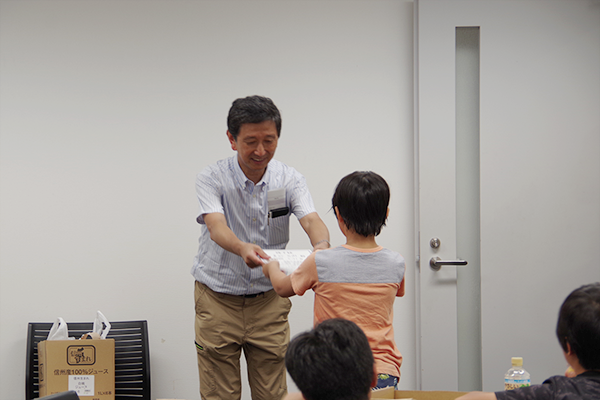 記録会の結果と講座の修了証が渡されます