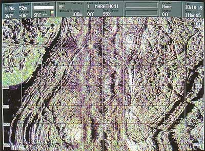 高周波曳航器　100mレンジ　層状海底岩盤
