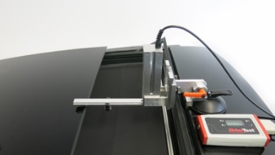 <自動車用計測システム「FM 200」+サンルーフ用治具>